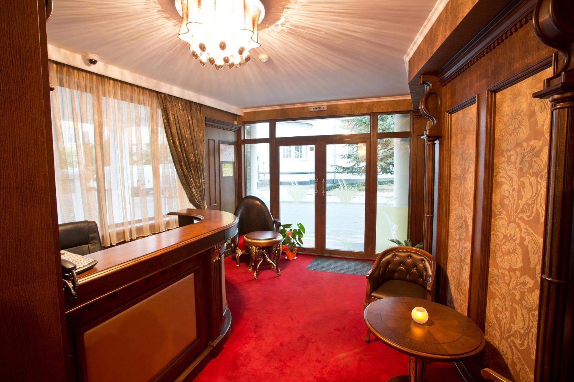 Hotel Diamond Kazanlŭk Eksteriør billede